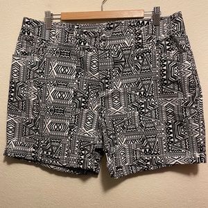 Plus Size Black and White Aztec Print Short Shorts